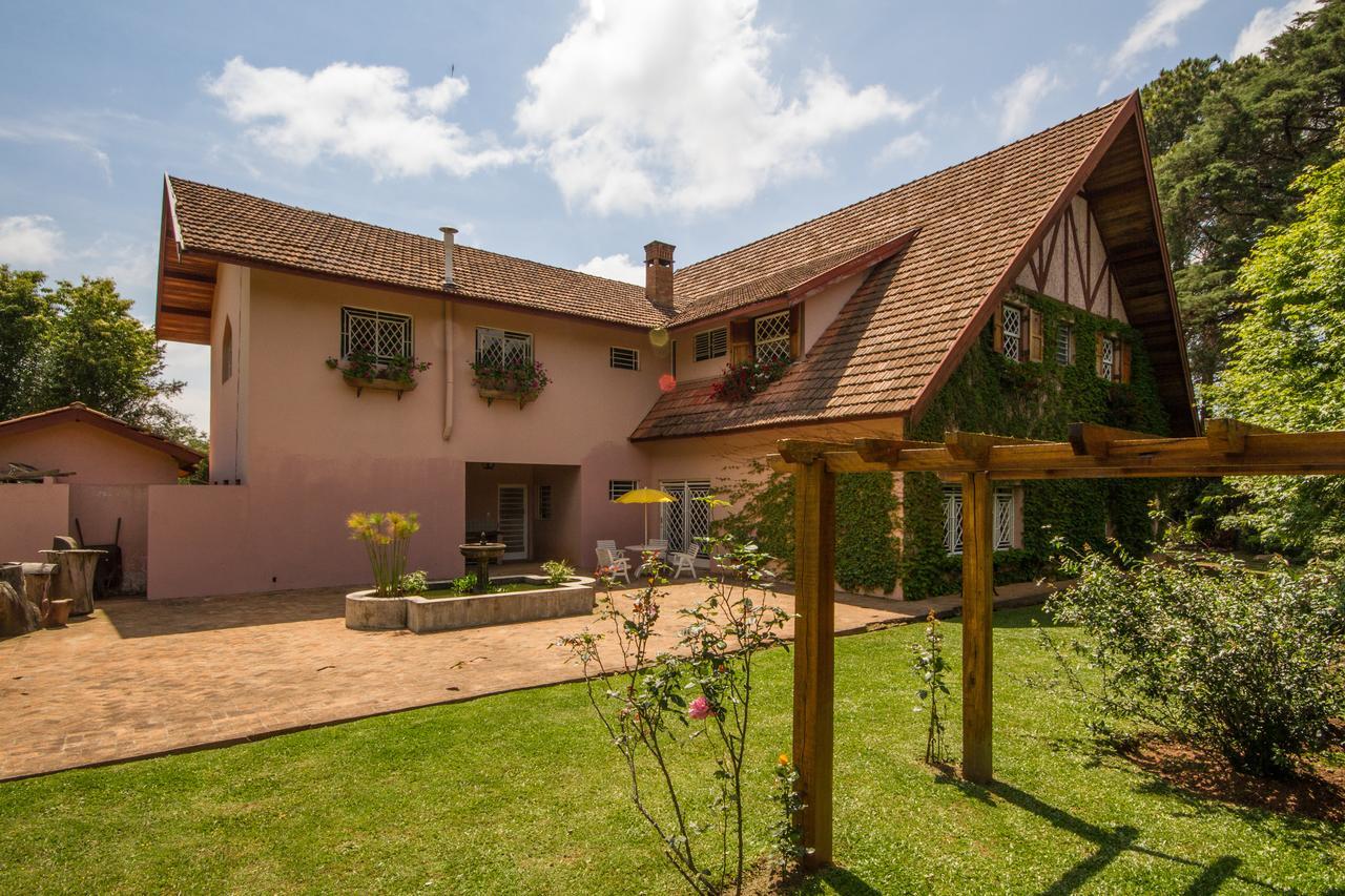 Casa De Cor Rosa Casa Dos Pinheiros Villa - Campos do Jordao — Photos 2